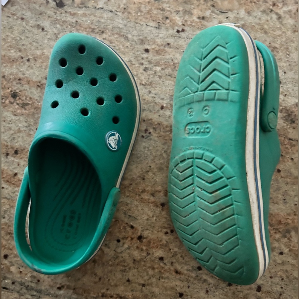 crocs used but good condition